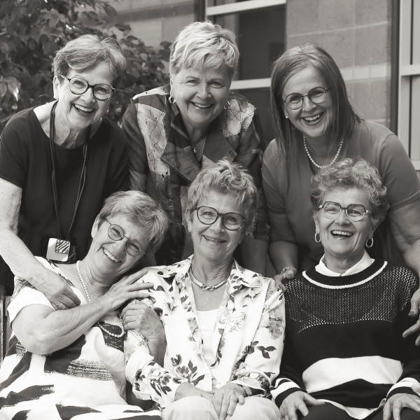 Esther, Louise, Andrée, Marthe, Marguerite et Luce Bourgeois