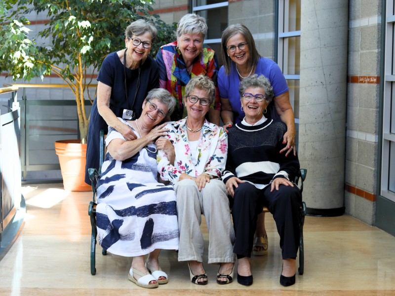 Photo des soeurs Bourgeois, 57e membres du programme Les Cent-Associés